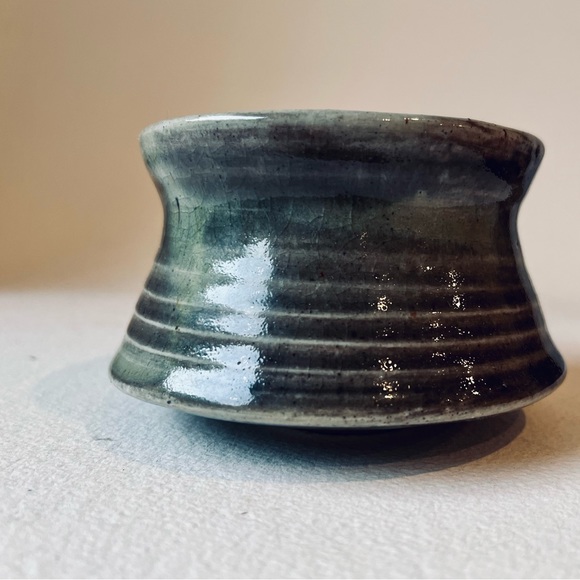 Minimalist Celadon Cup w/ Red and Black Blushings from Carbon Trapping - Picture 4 of 4